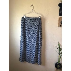 ❗️SOLD❗️Maurices Patterned Maxi Skirt